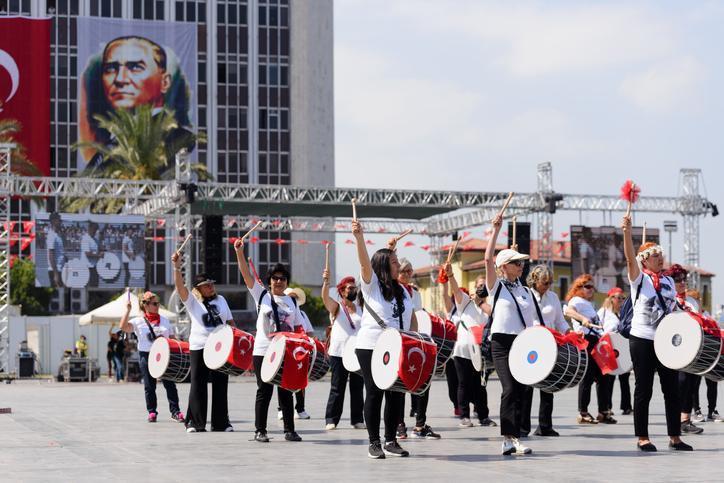 19 mayis resimli mesajlari en guzel kisa uzun bayrak ve ataturk resimli 19 jOLC3kLe