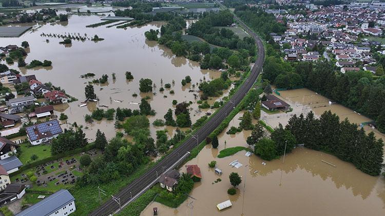 ALMANYA SEL FELAKETİ 2024 (Son Dakik Haberleri): 1 itfaiyecinin cesedine ulaşıldı